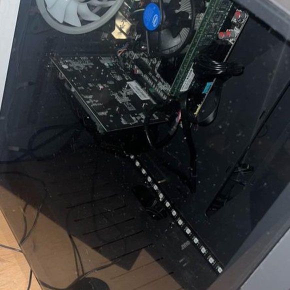 Prebuilt pc - Picture 2 of 4